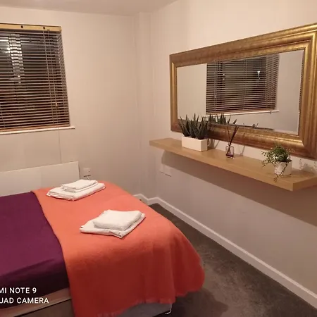 Leeds City Center Big 2 Bedroom City Heaven *